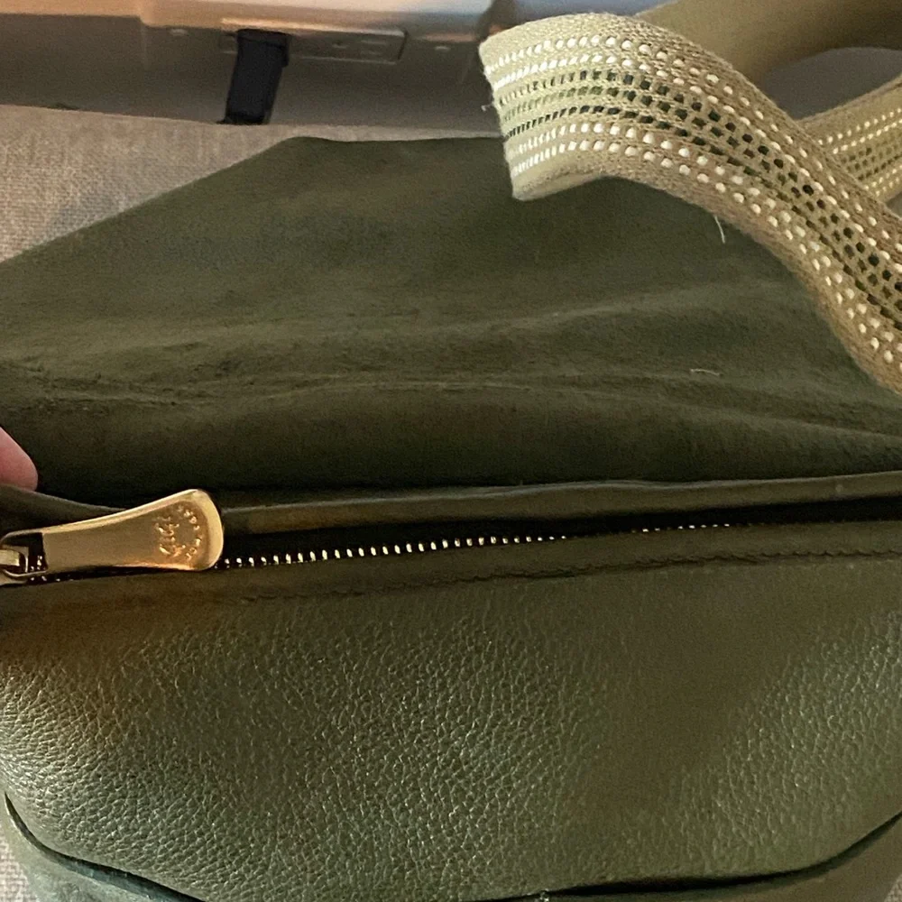 GiGi New York Olive Crossbody Bag